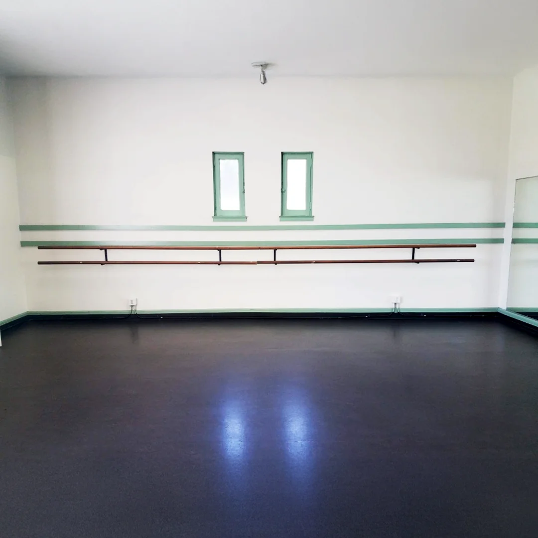 Empty dance studio with mirrors